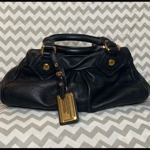 MARC BY MARC JACOBS
Classic Q Groovee Leather Bag